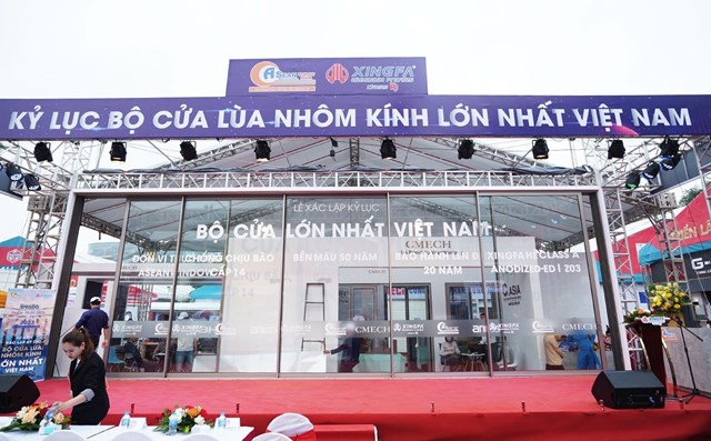 Hình ảnh về Bộ cửa lùa nhôm kính lớn nhất Việt Nam